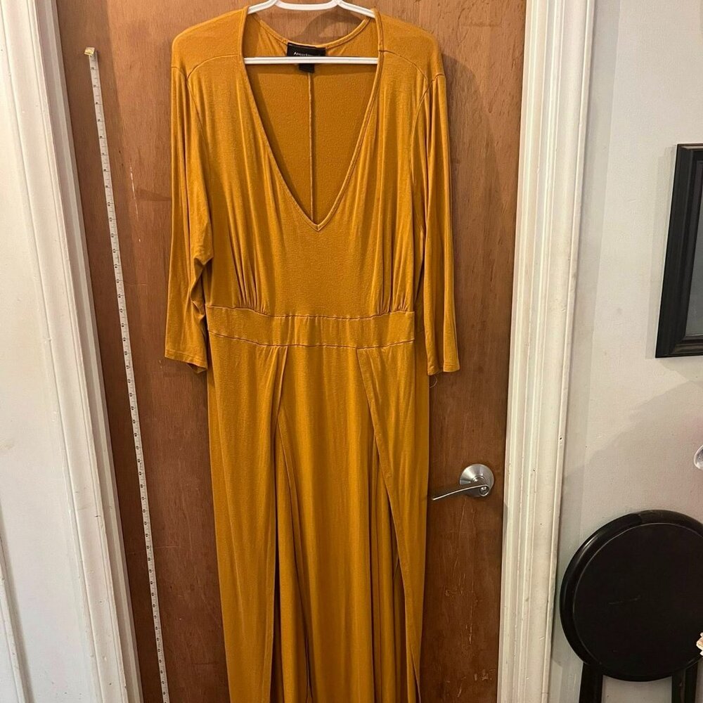 Size 22/24 - Ashley Stewart - Mustard Long Sleeve Knit Pullover w/Train and Cut